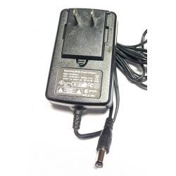 AC 100-240V DC 18V 1A Adaptor USED