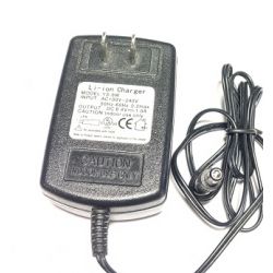 AC 100-240V DC 8.4V 1A Adaptor USED