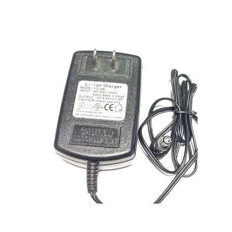 AC 100-240V DC 8.4V 1A Adaptor USED